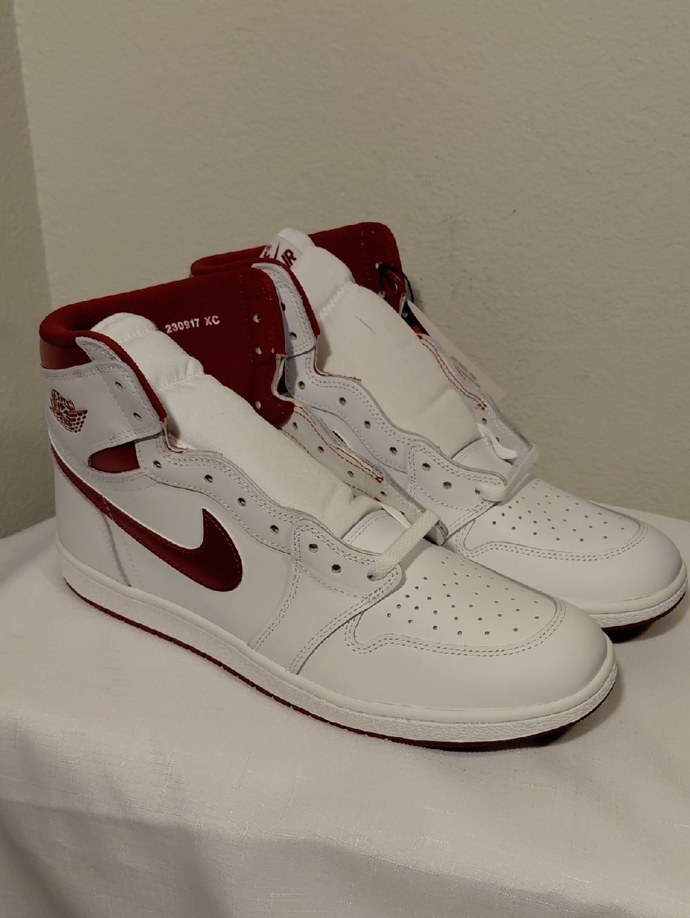 Nike Air Jordan 1 Retro High White/Red Men’s Sneakers